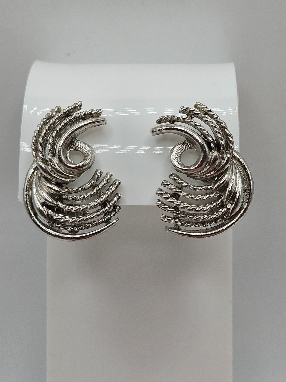 VINTAGE Lisner Silver Tone Swirl Spiral Clip On Earrings Signed VTG